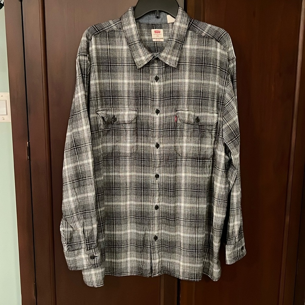 Levi's Black and White Plaid Casual Button Down Shirt